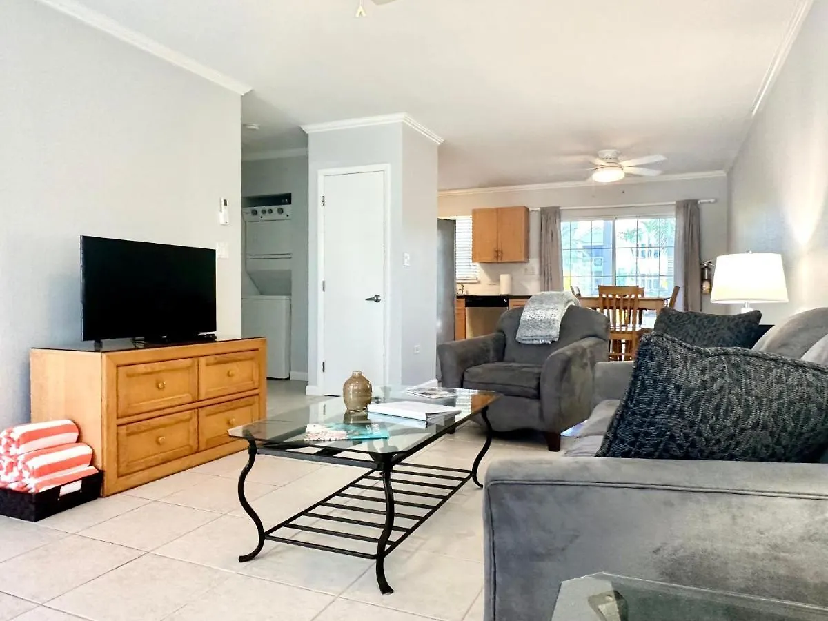 別荘 Snug Harbour View Condo #4 ジョージ・タウン